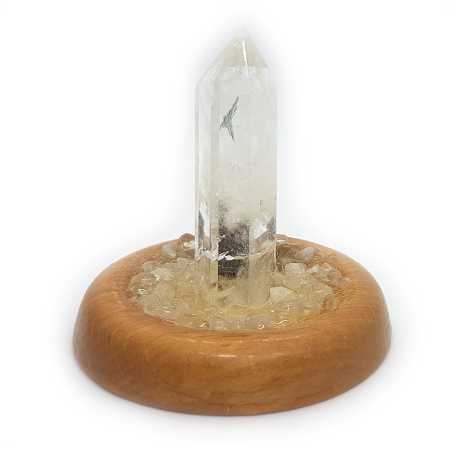 Ganesha mit Bergkristall in Holzgefäß